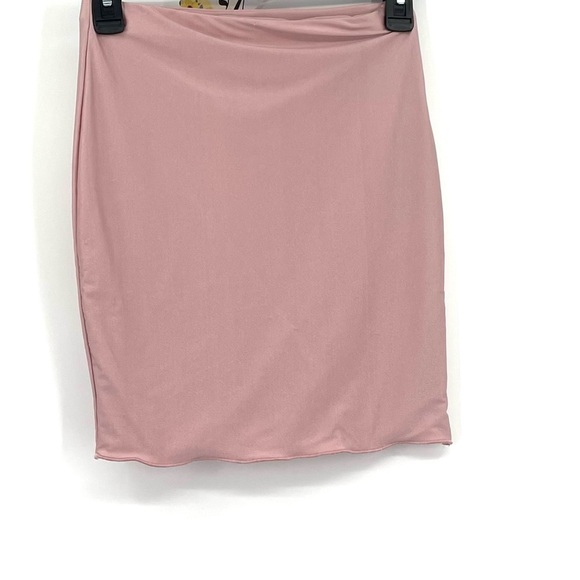 Naked Wardrobe Lettuce Edge Mini Skirt in Pink Size Small NWT - Picture 2 of 6